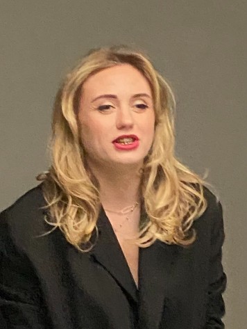 Юля " Мамка"